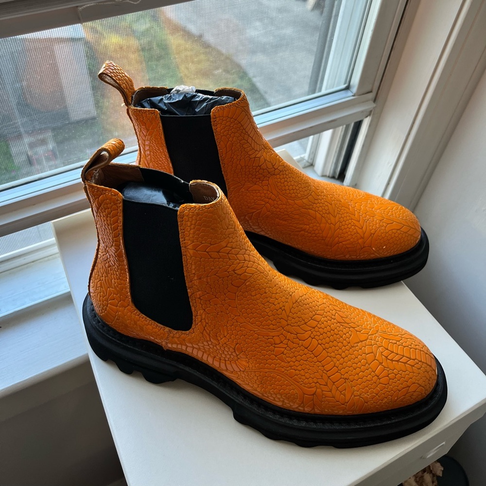 Marc Nolan Orange Textured Men's Chelsea Boots Size 8 (Brand New)